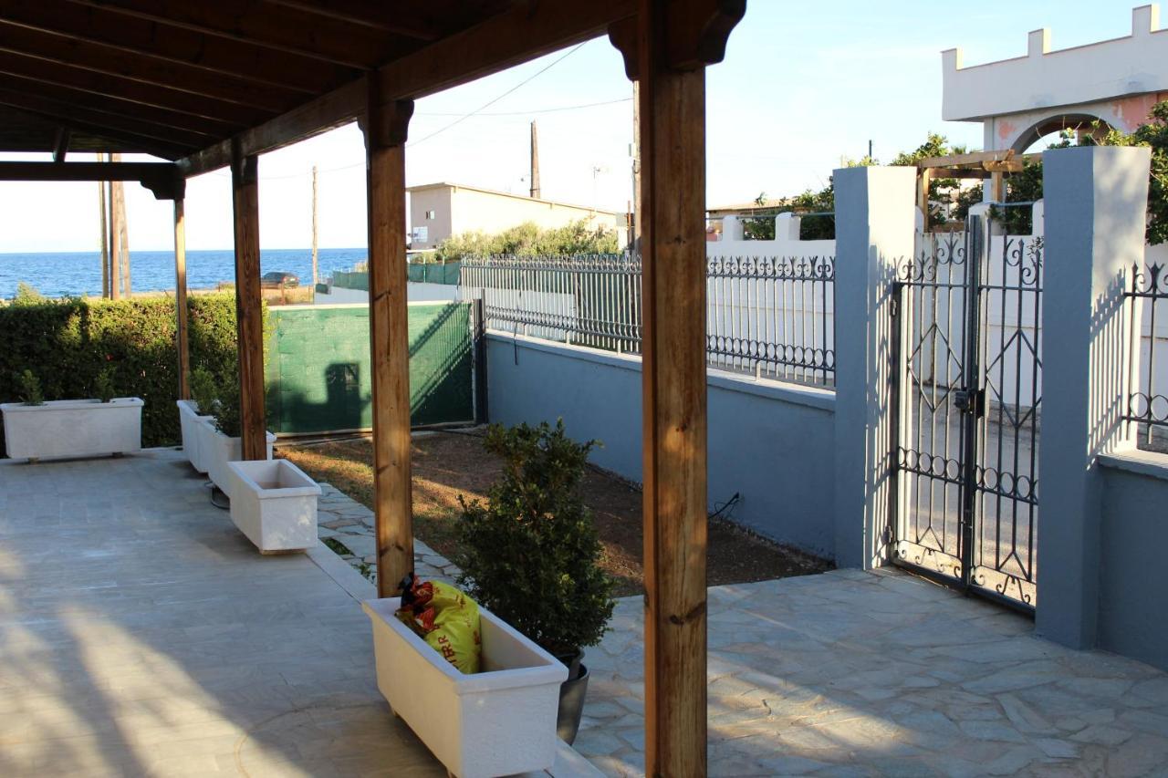 Villa The House Of Travelers Artemida  Exterior foto